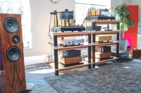 AUDIO SHOW DELUXE-UK 2026/3 DEFINITIVE AUDIO   KUZMA XL AIR+SAFIR 12+STABI R